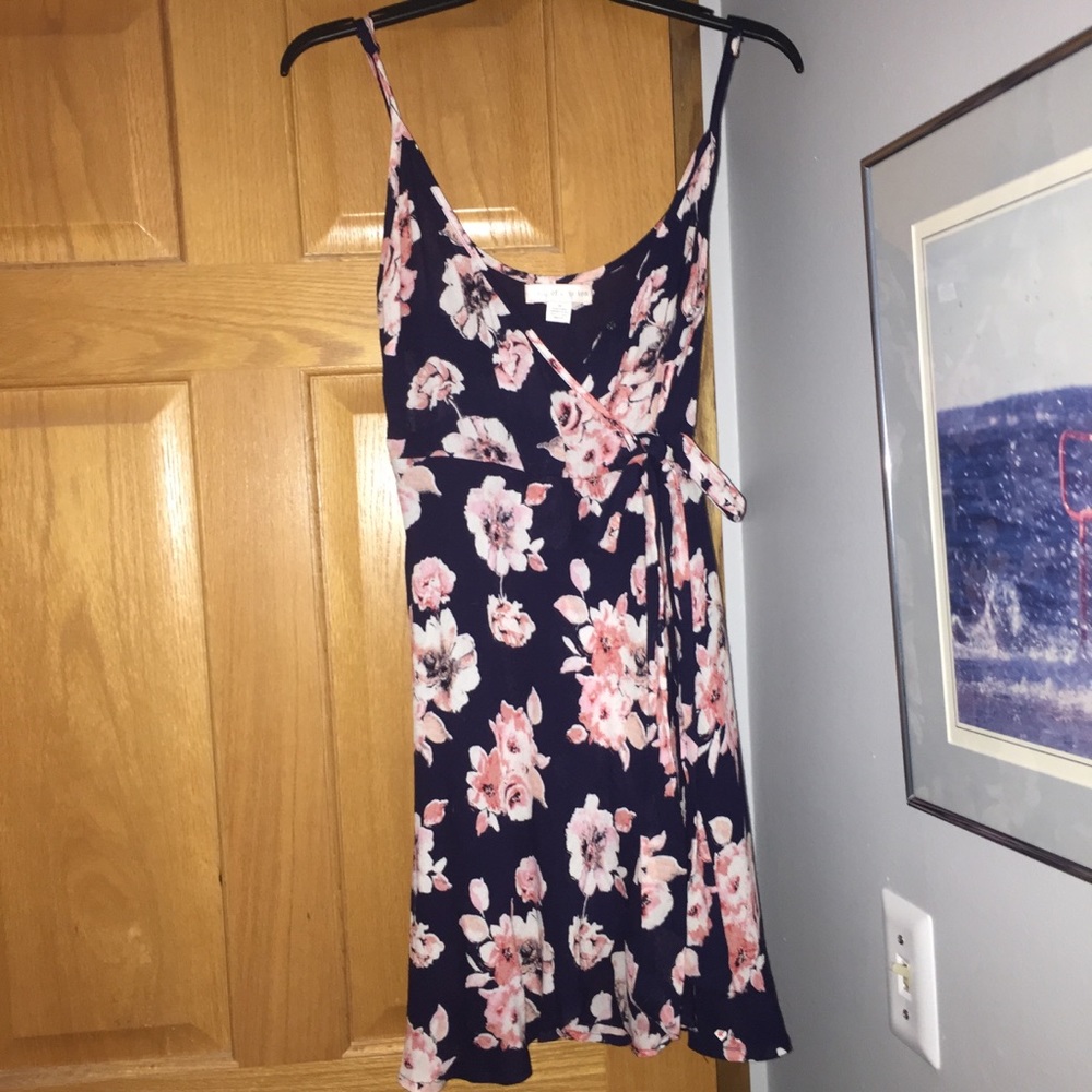 cute wrap dress - PERFECT for summer!!
